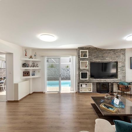 Accomoteleia Crystal Lagoon Villa 普罗塔拉斯 外观 照片